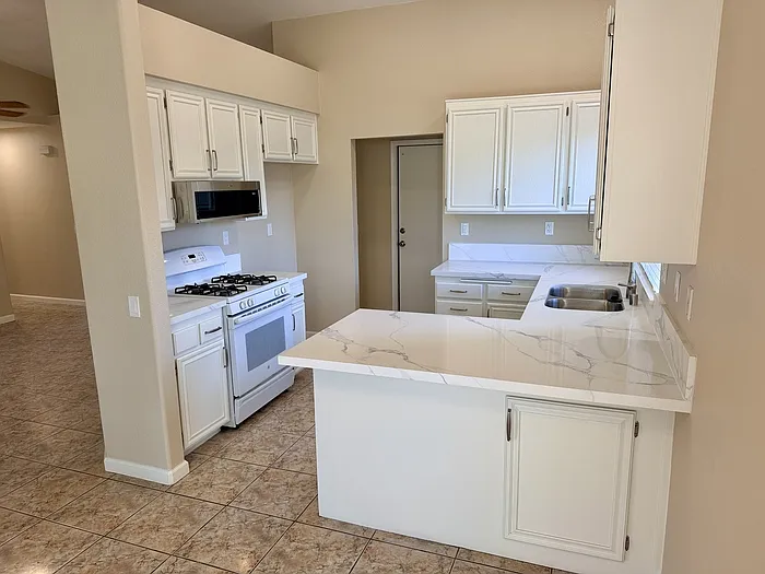 4238 Brookside Dr — Photo 12