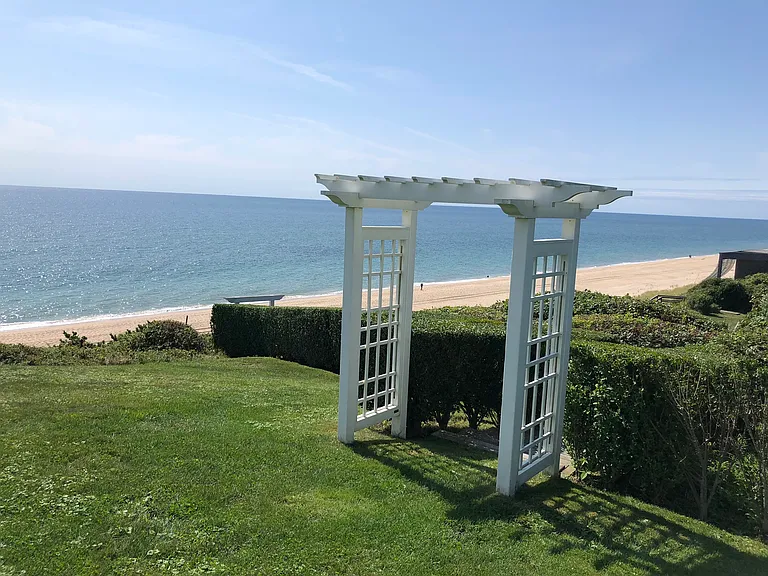 390 Old Montauk Hwy — Photo 35