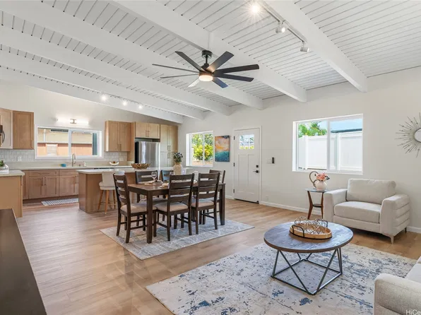 241 Kihapai St #A, Kailua, HI 96734