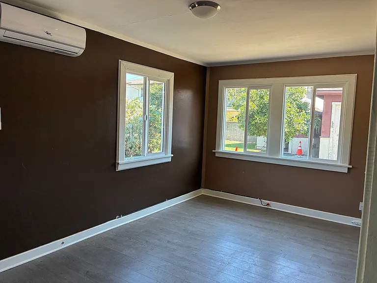 941 N Alameda Ave — Photo 5