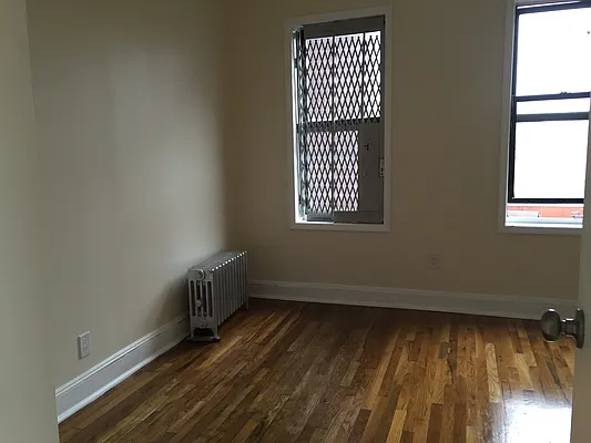 Rented by Premier Metro Realty Corp | media 70