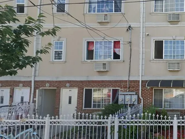 1409 PINSON, Far Rockaway, NY 11691