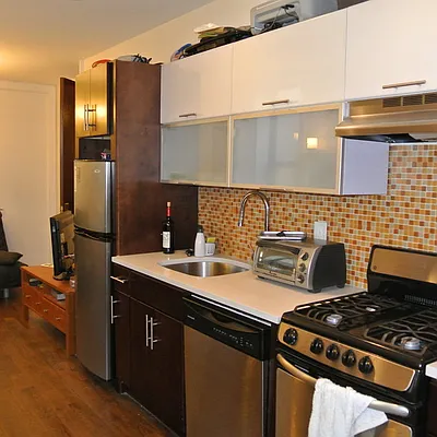 Rented by Nooklyn NYC LLC | media 23