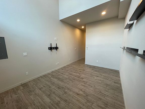 5th image of 2622C SW Nevada St #C