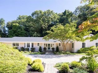 1281 Wolver Hollow Rd, Upper Brookville, NY 11771