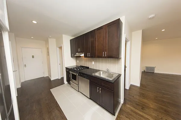 Rented by Jonis Realty | media 10