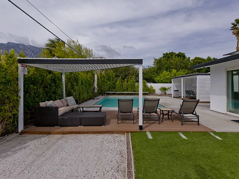 765 W Rosa Parks Rd — Photo 48