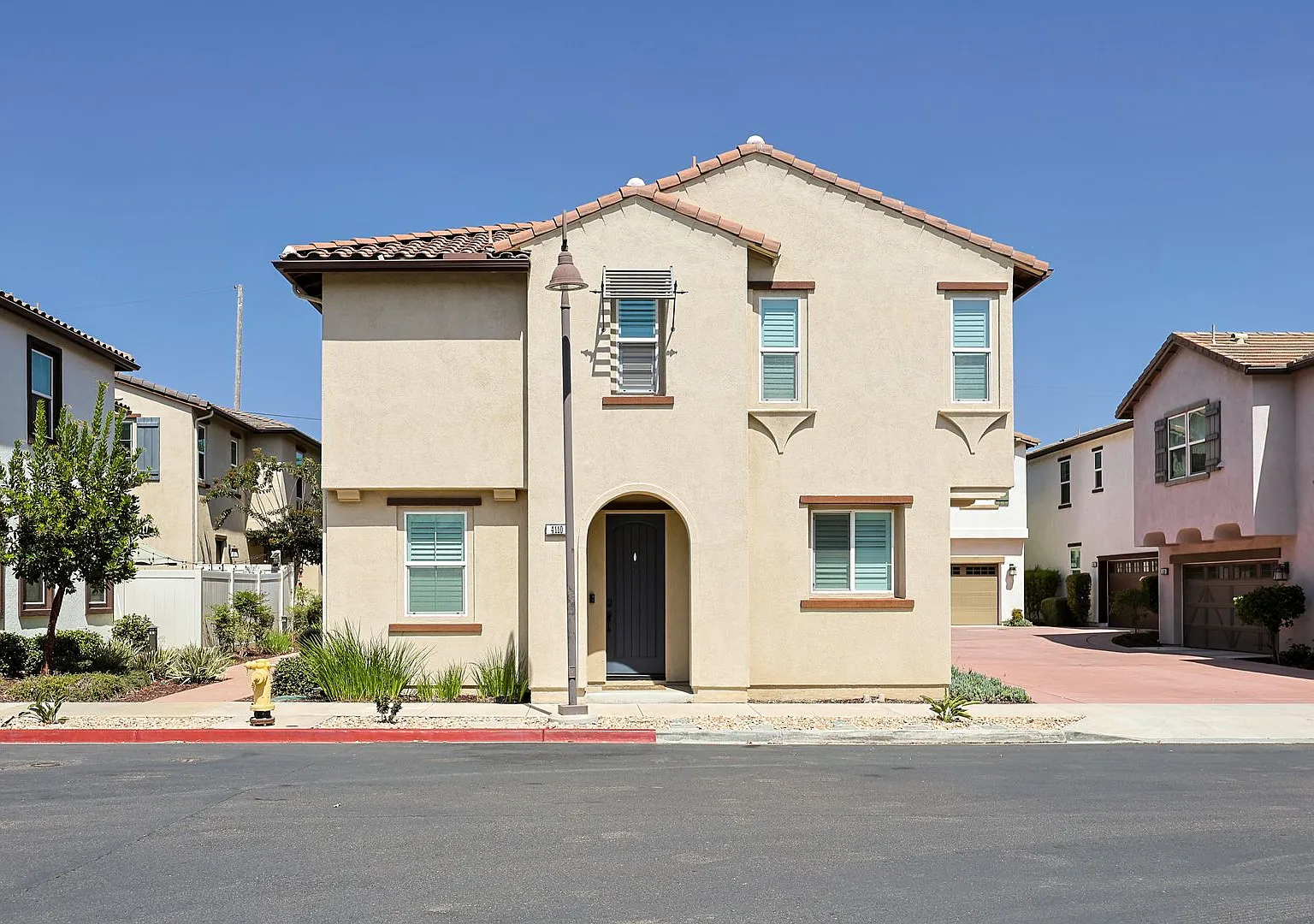 Spacious 4BR/3BA Oceanside Home with 2-Car Garage, Backyard & Community Pool — Photo 1