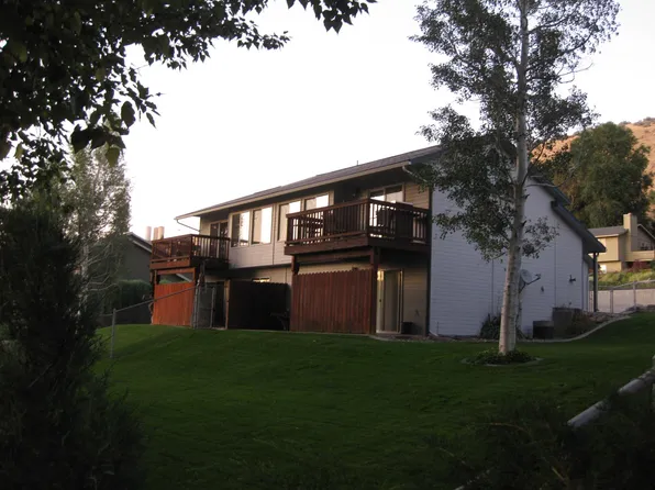 200 Cedar Hill Dr, Yakima, WA 98908