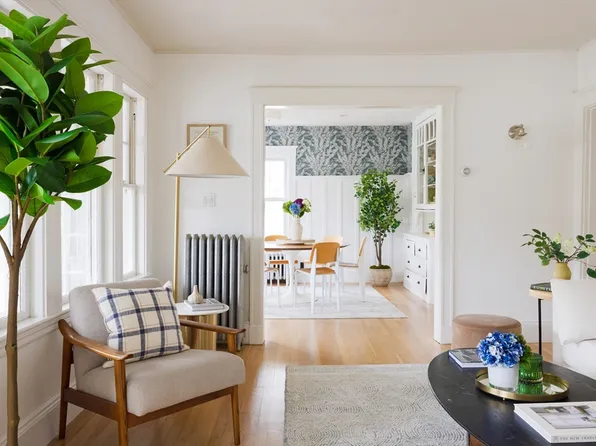 9-11 Nottingham St Unit 2, Newton Center, MA 02459