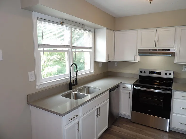 902 Plaza Dr #5 — Photo 22