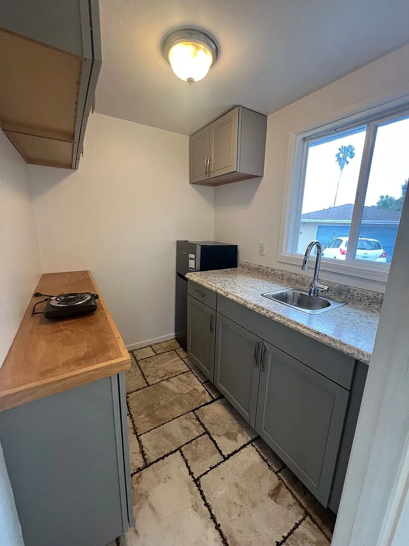 1454 Olive Ave — Photo 3