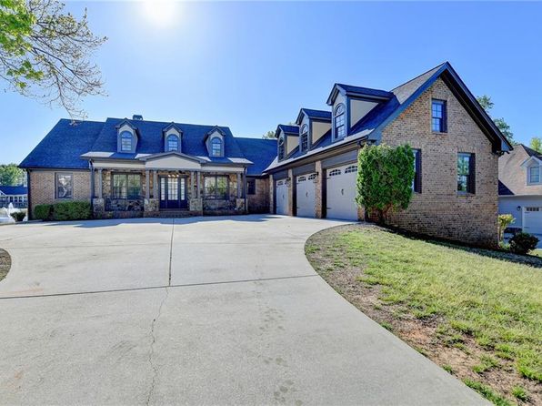 835 Low Falls Ct, Jefferson, GA 30549