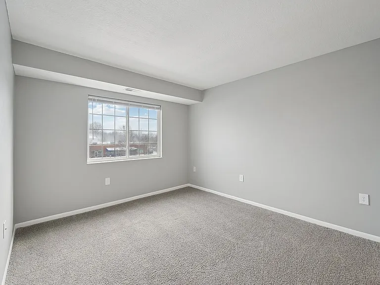 Somerset Place Apartments — Photo 13