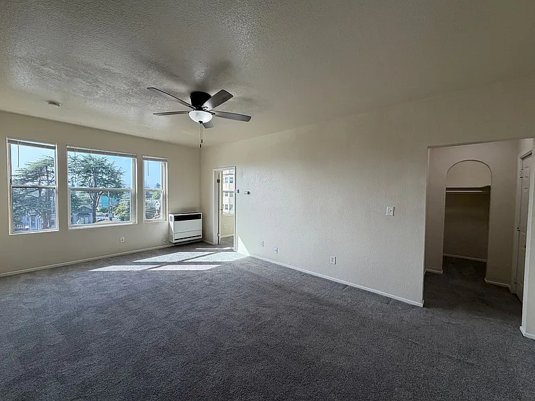 629 E 19th St #101-306 — Photo 2