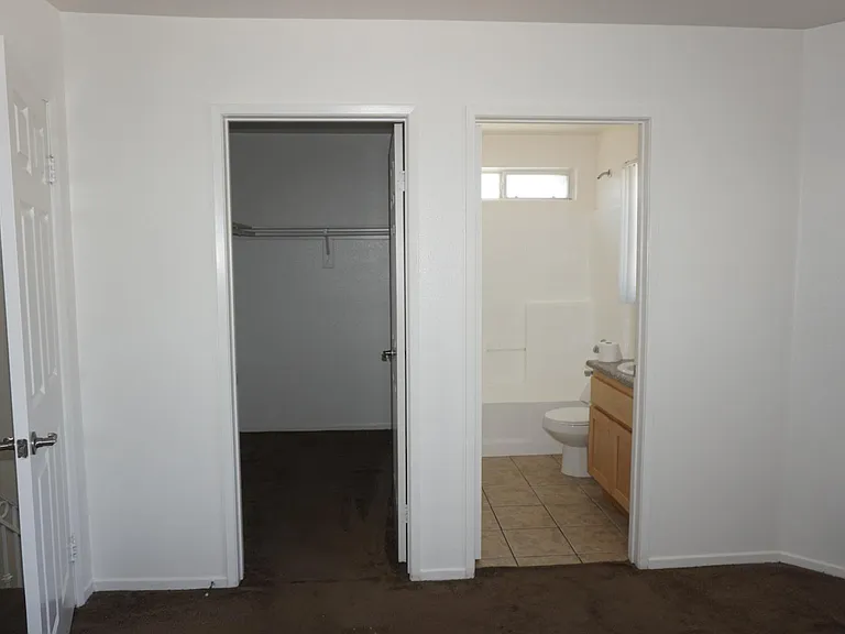 Walk in closet and full bathroom in both bedrooms