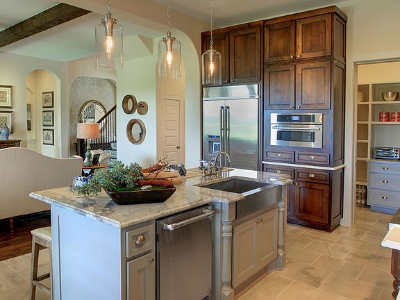 The Colinas II Kitchen