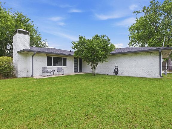 4th image of 1602 Sarah Dr