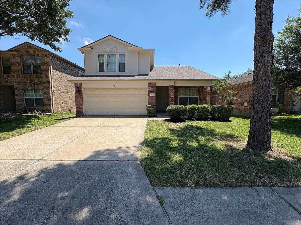 Building Photo - 17511 Hoover Gardens Dr
