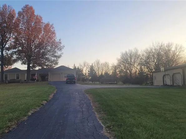 1503 Gore Rd, Raymore, MO 64083