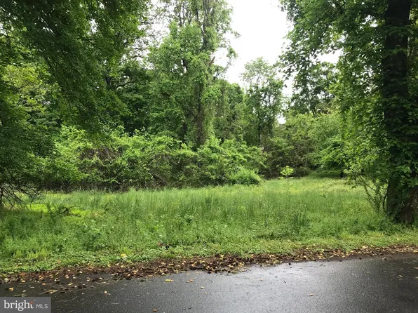 4867 Long View Rd, Temple Hills, MD 20748