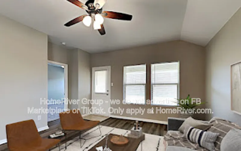 3 bed, 2.0 bath, 1686 sqft, $2,225 — Photo 2