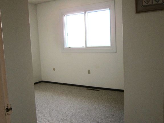 4th image of 1400 3rd West Hill Dr