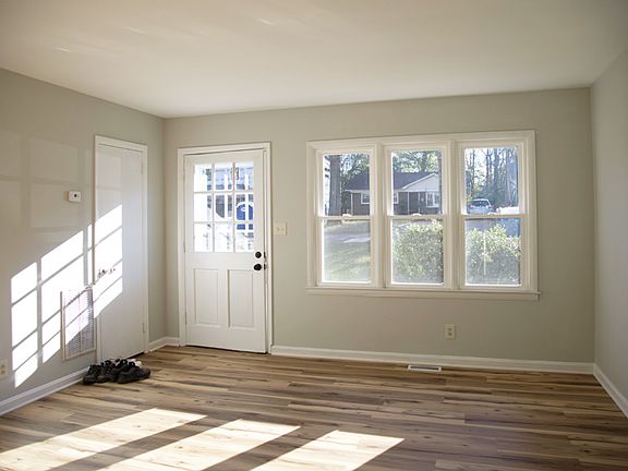 Living room of 1725 Dallas Ave.
