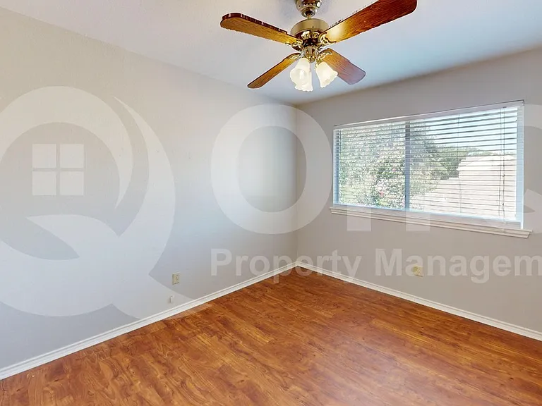 7913 Rice Dr — Photo 15