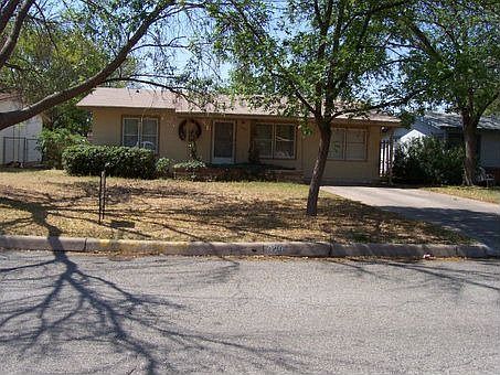 1st image of 329 River Oaks St