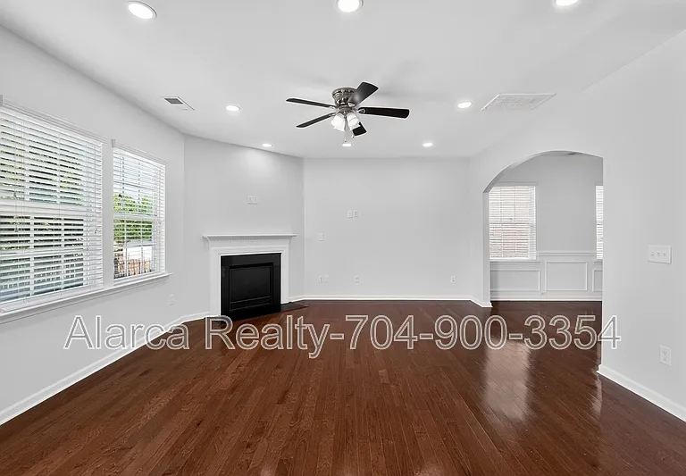 10431 Paisley Abbey Ln — Photo 11