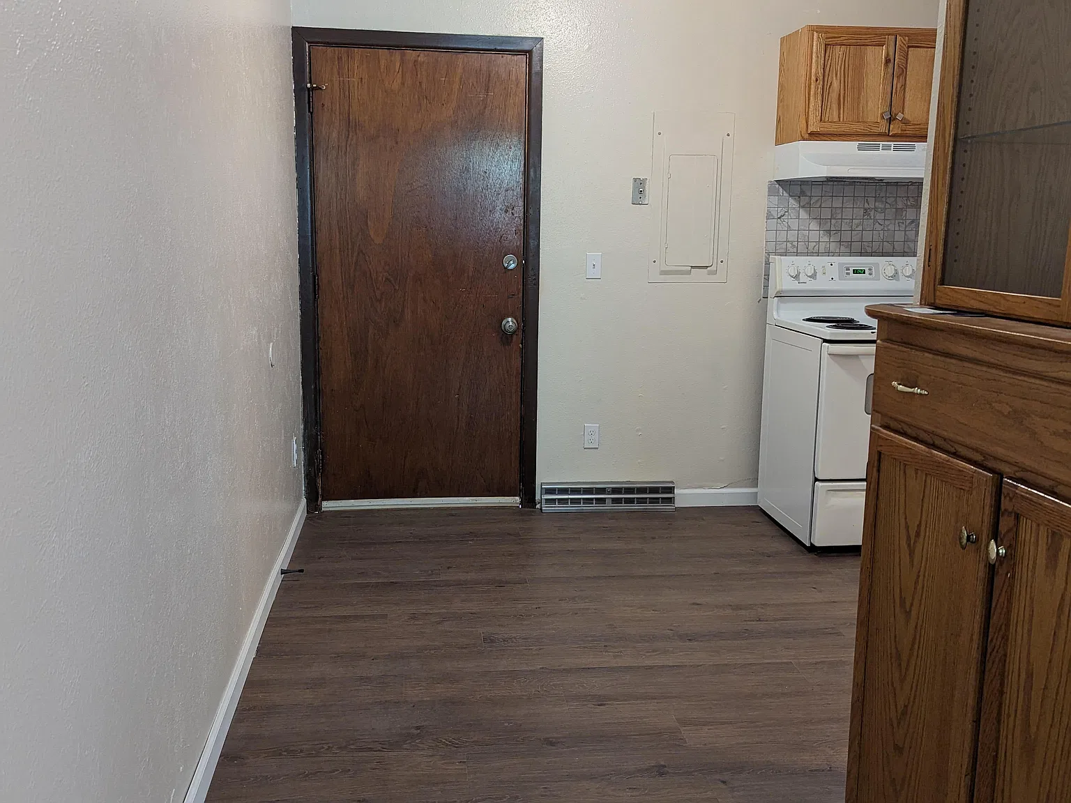 3 bed, 1008 sqft, $1,410 — Photo 3