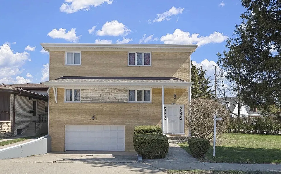 3 bed, 1.5 bath, 1700 sqft, $2,850 — Photo 1