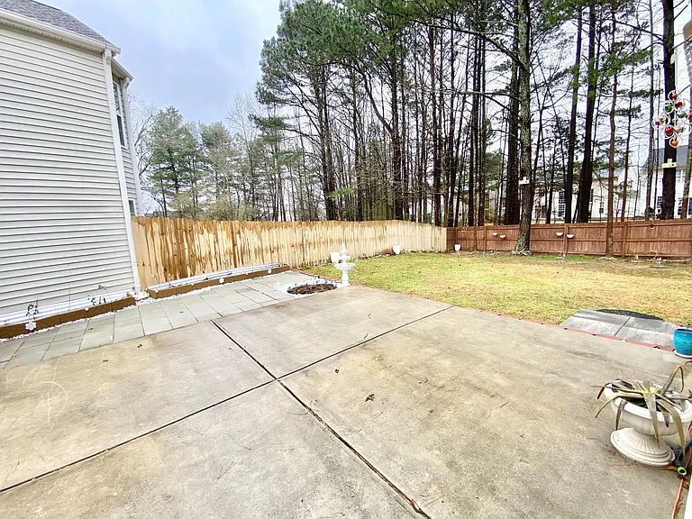 685 Chantress Ct — Photo 16
