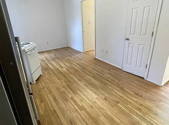 Rented by J PRESTON AND ASSOCIATES INC | media 12