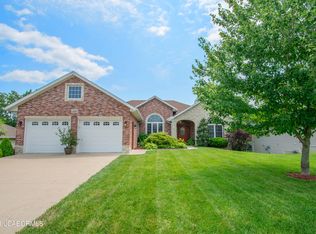 335 Crest Ave, Holts Summit, MO 65043
