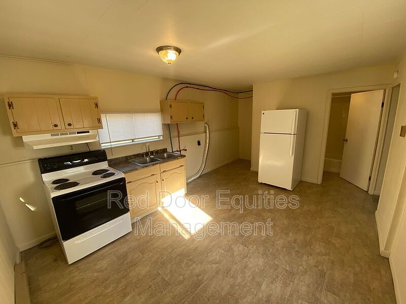 1st image of 1233 Williams Dr #1/2