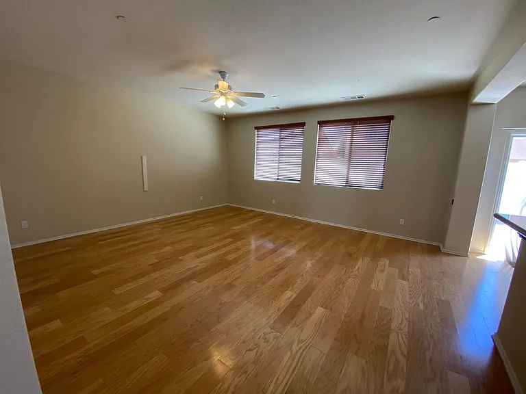 2274 Hay Market St — Photo 9