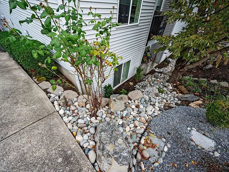 Maple Leaf Residences — Photo 38