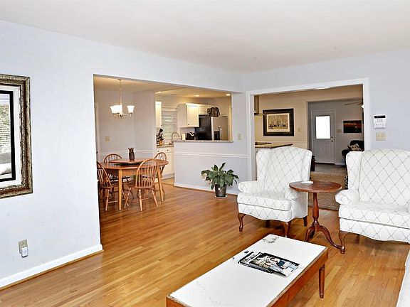5th image of 797 Zandale Dr