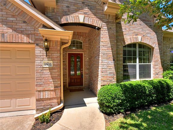4th image of 1503 East Park