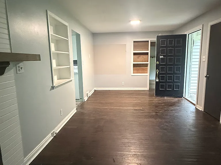 401 Hyde Park Dr — Photo 4