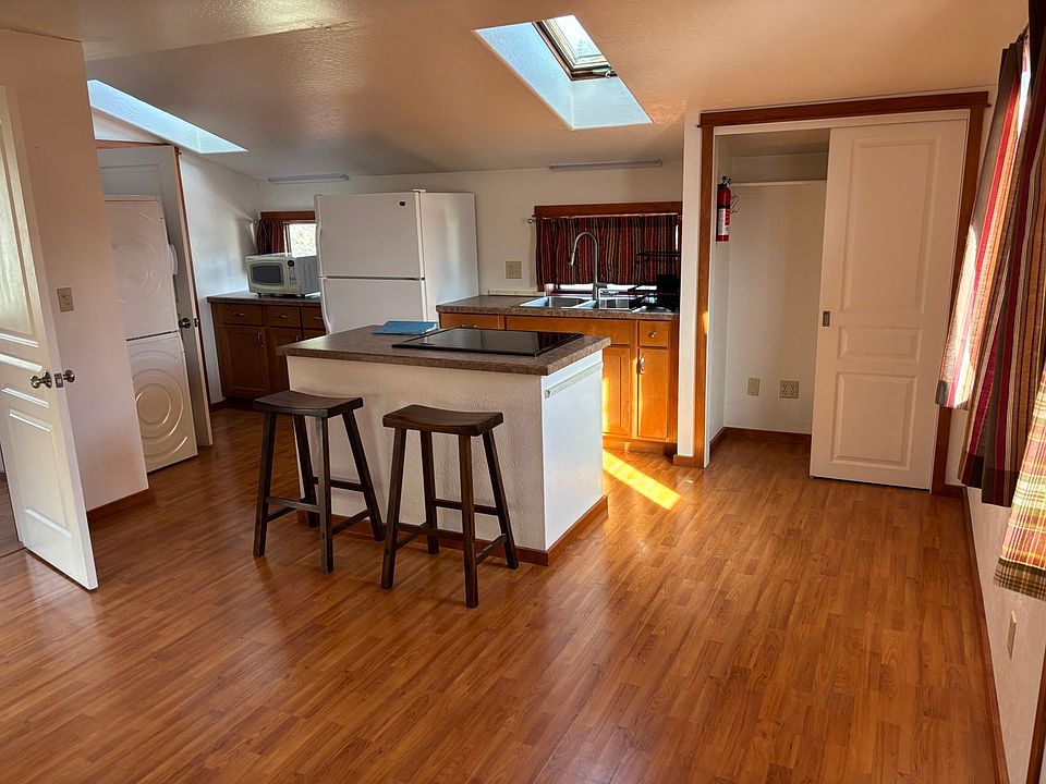 1st image of 220 Evans Ave