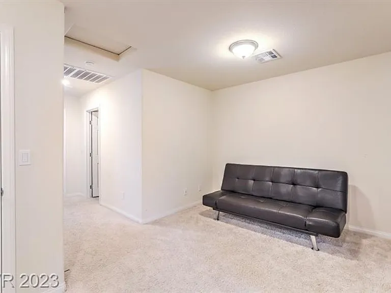 7431 Sunray Point St — Photo 7