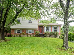 5402 Cranwood Ln, Louisville, KY 40291