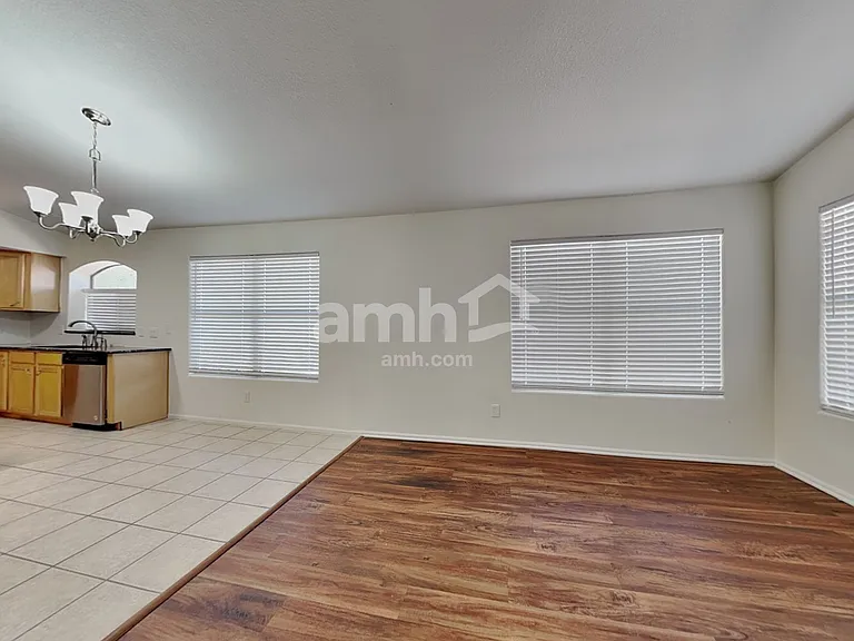 10262 W Patrick Ln — Photo 6