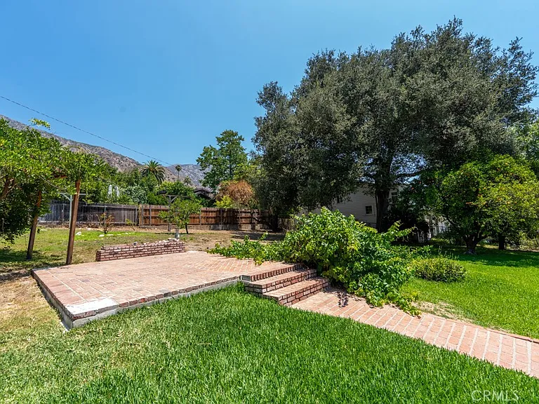 89 E Alegria Ave — Photo 23