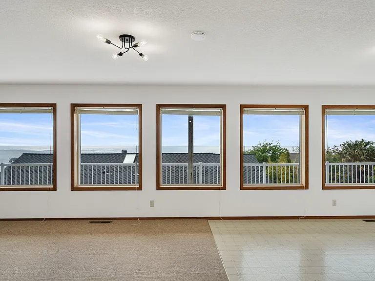 461 Terrace Dr — Photo 3