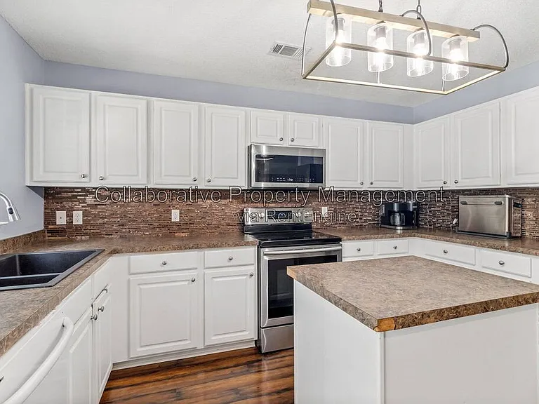 215 Tigers Paw Dr — Photo 13