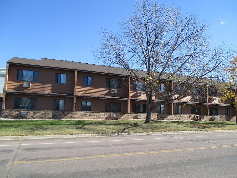 1st image of 126 1st St SE